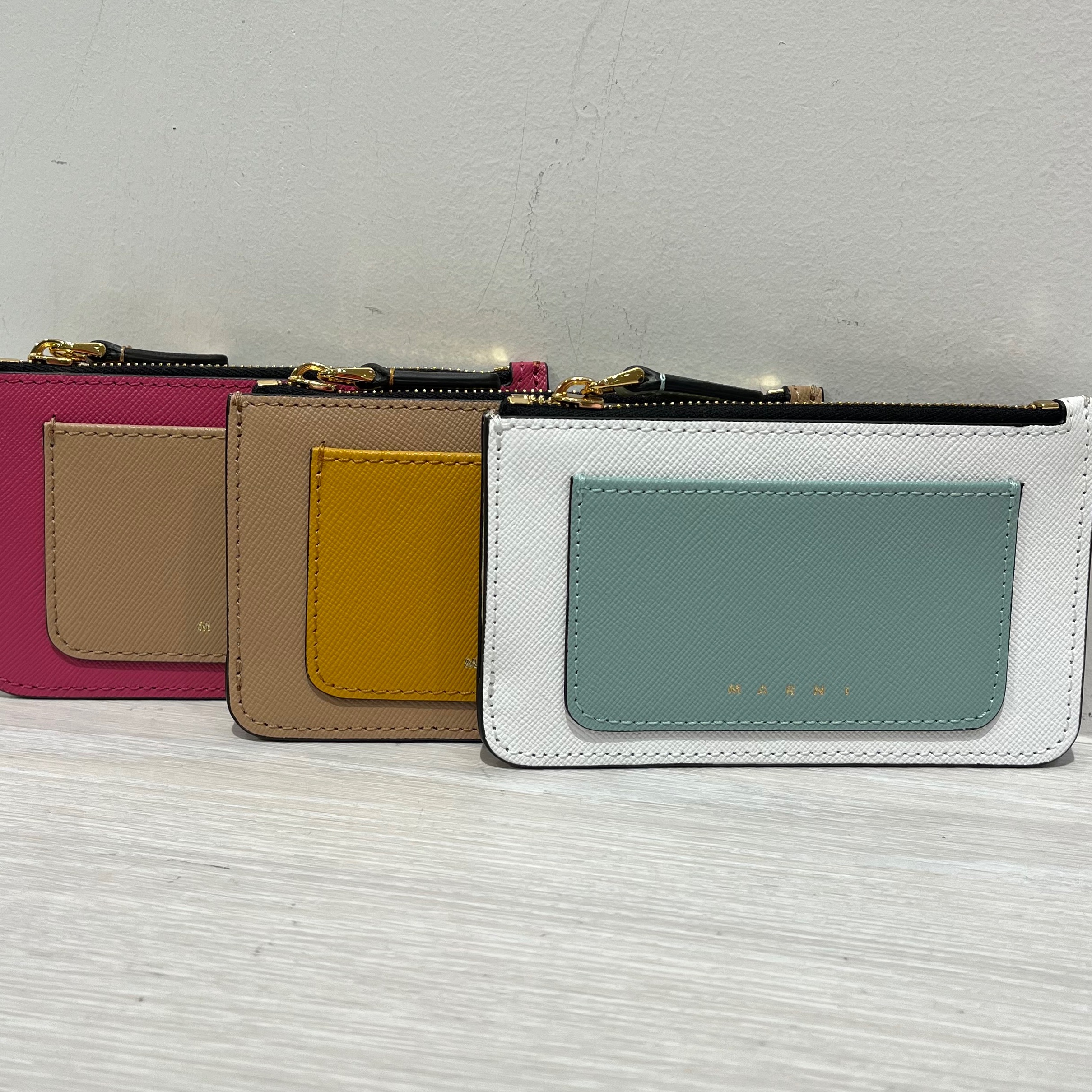 プレゼントにピッタリ！MARNIフラグメントケース ｜ トレゾール ベイブルック ｜ ショップブログ ｜ アミュプラザ長崎